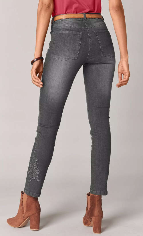 Dámske šedé džínsy v modernej dĺžke
