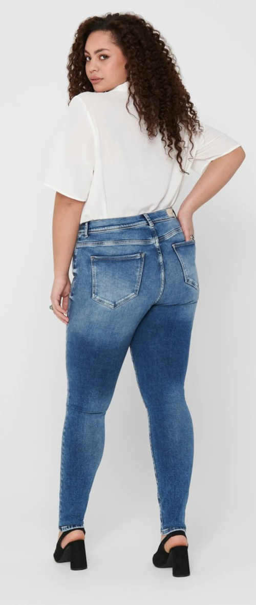 Elastické džínsy pre väčšie zadok