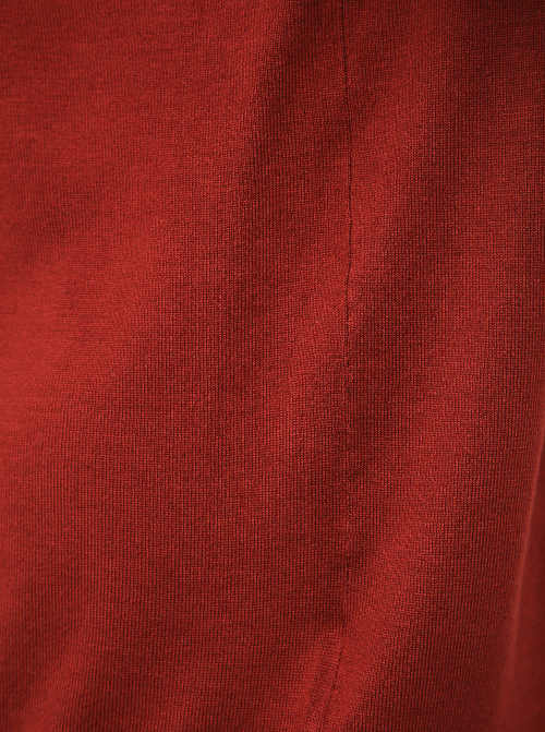 Pohodlné pletené dámske nohavice v červenej farbe