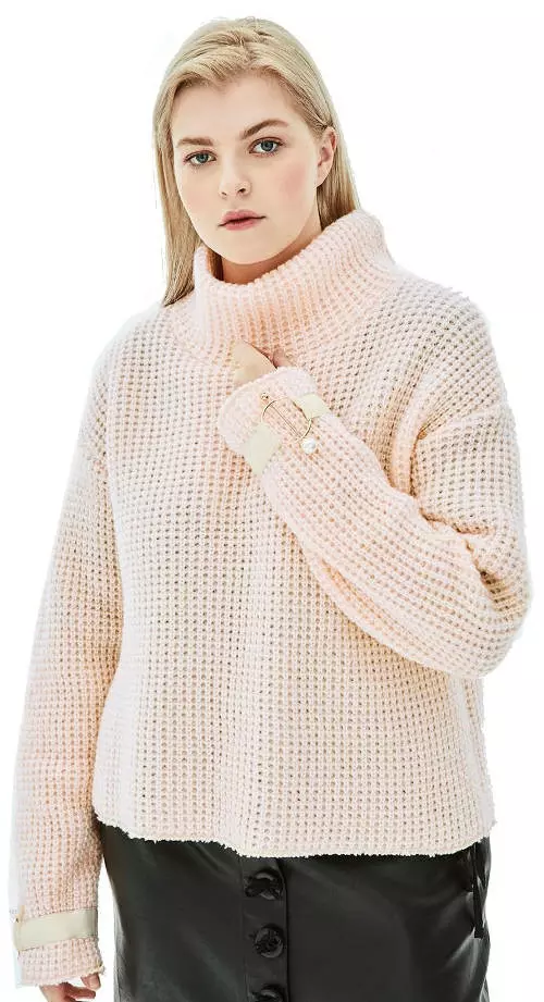 Svetloružový pletený sveter pre plnoštíhle