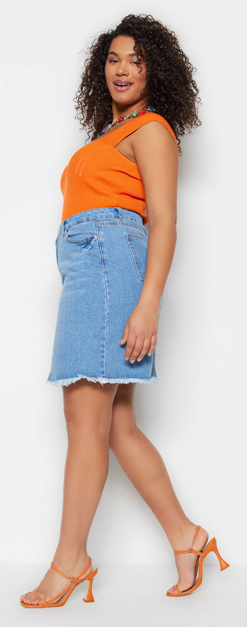 Dámska krátka džínsová sukňa na leto
